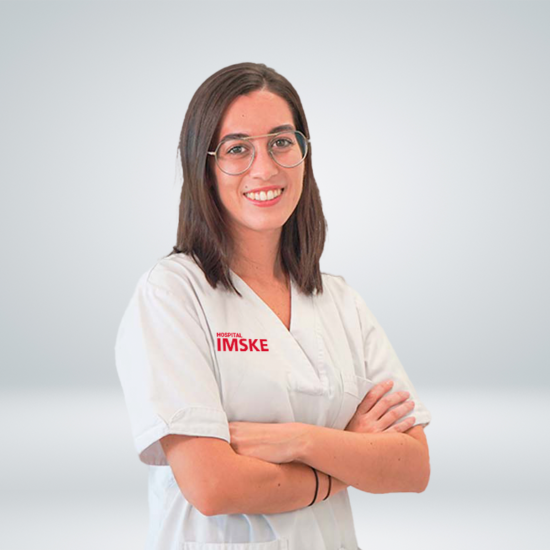 Elisa Vicente. Enfermera. Hospital Ribera IMSKE es un hospital de traumatología y rehabilitación situado en Valencia. Es una institución médica líder en la prevención, el diagnóstico y el tratamiento de enfermedades musculoesqueléticas. Avalado por un equipo multidisciplinar de más de 100 profesionales altamente cualificados y especializados, Ribera IMSKE consolida su posición como centro de excelencia en el sector de la medicina y ofrece al paciente la cobertura de todas las especialidades musculoesqueléticas. La traumatología y la rehabilitación eso nuestras pasiones, y el compromiso y el cuidado sin límites con el paciente, nuestra prioridad.