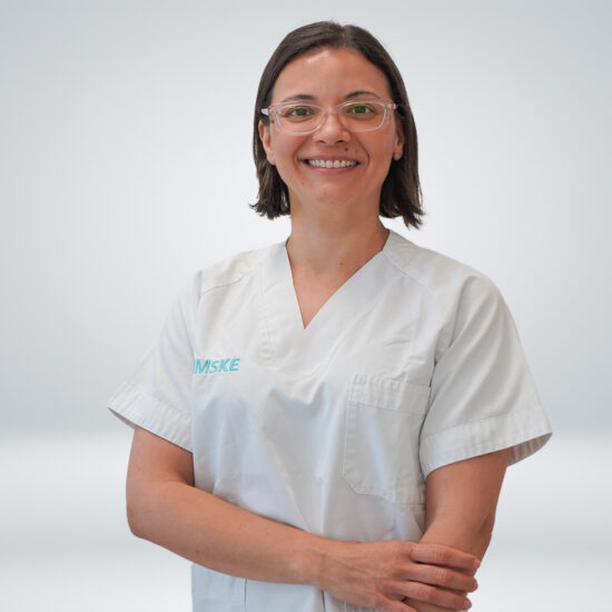 La Dra Clemarck Viñoles posee una amplia experiencia en medicina reumatológica y hospitalaria