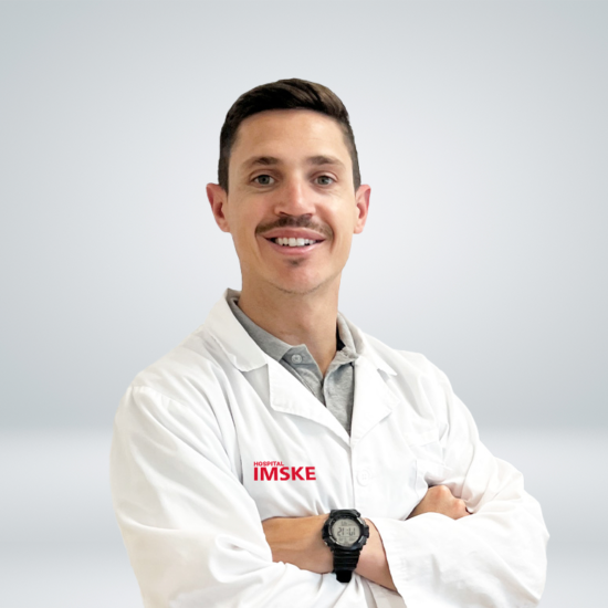 Dr. Jairo Palma traumatólogo. Hospital Ribera IMSKE es un hospital de traumatología y rehabilitación situado en Valencia. Es una institución médica líder en la prevención, el diagnóstico y el tratamiento de enfermedades musculoesqueléticas. Avalado por un equipo multidisciplinar de más de 100 profesionales altamente cualificados y especializados, Ribera IMSKE consolida su posición como centro de excelencia en el sector de la medicina y ofrece al paciente la cobertura de todas las especialidades musculoesqueléticas. La traumatología y la rehabilitación eso nuestras pasiones, y el compromiso y el cuidado sin límites con el paciente, nuestra prioridad.