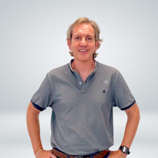 Marc Bolufer Gil es Licenciado en Psicología por la Universidad de Valencia (2001), con un Máster en Psicología de la Actividad Física y el Deporte