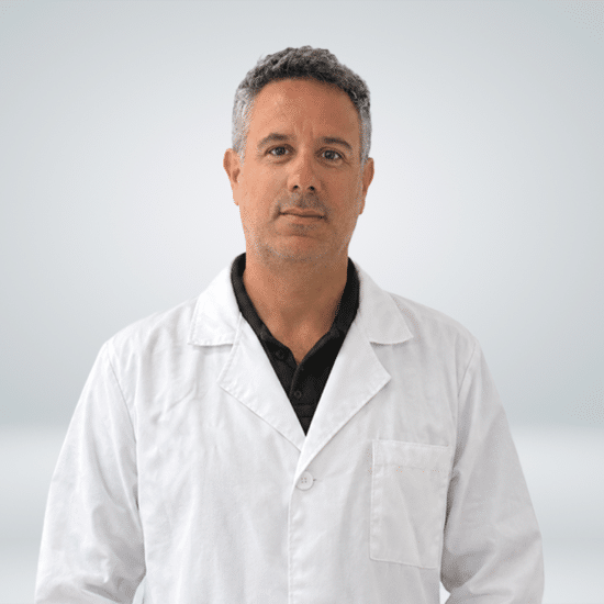 Dr. Javier Colada, especialista en Cirugía Ortopédica y Traumatología
